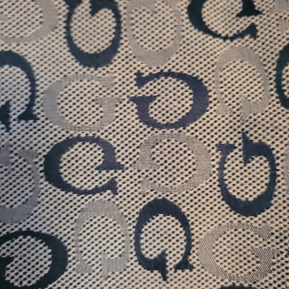 Guess wristlet - Picture 4 of 5